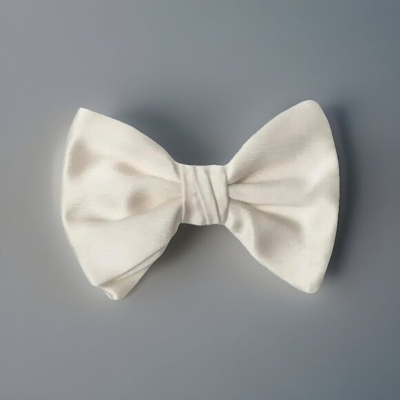 Giorgio Armani 100% Silk Bow Tie Champagne NWT Formal Tuxedo Medium Made Italy - Picture 6 of 6